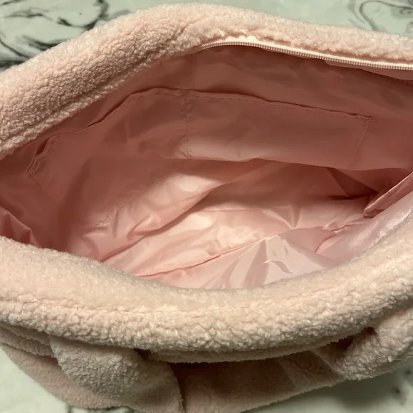 BNWT Victoria’s Secret PINK plush tote - Picture 5 of 6